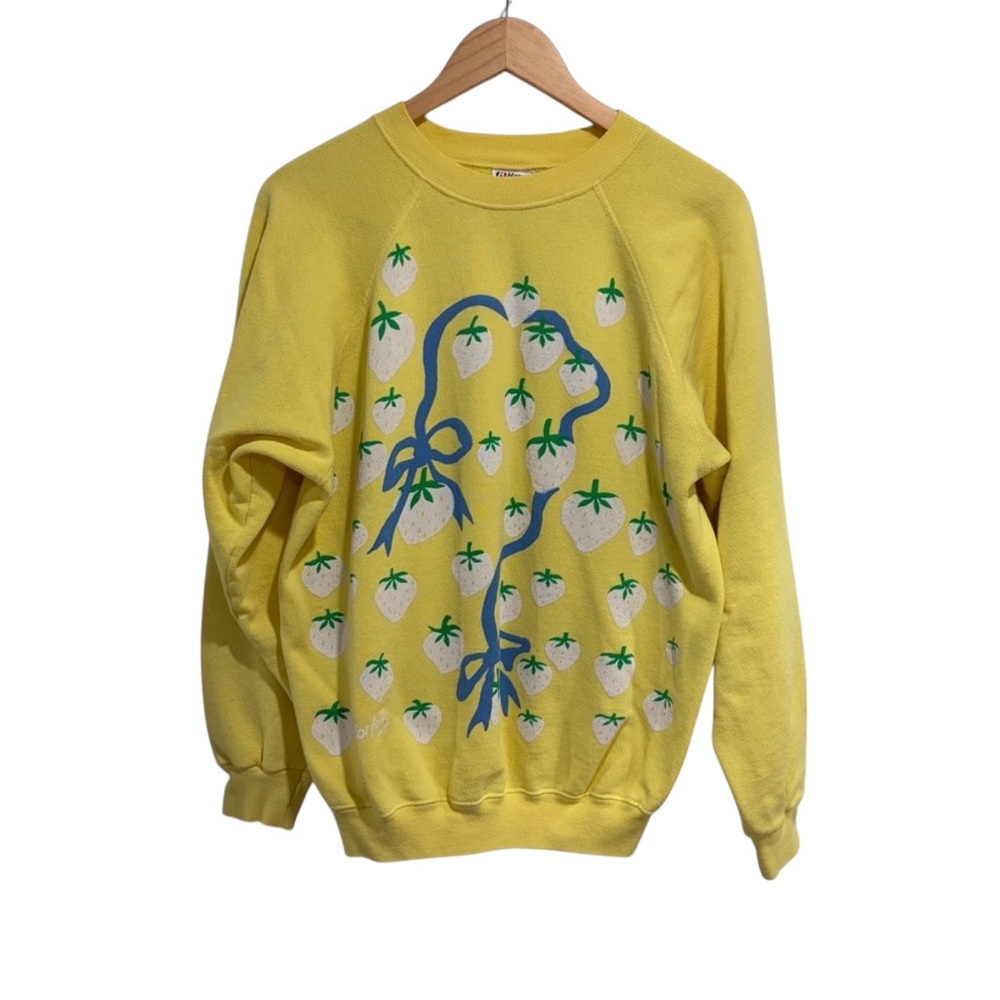Hanes Vintage 80s Yellow Crewneck Long Sleeve Sweatshirt Strawberry Bow Cotton - Picture 1 of 5